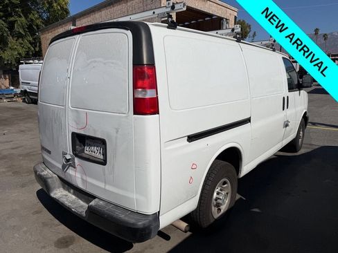 Used 2023 Chevrolet Express 2500 w/ Driver Convenience Package RWD image 3