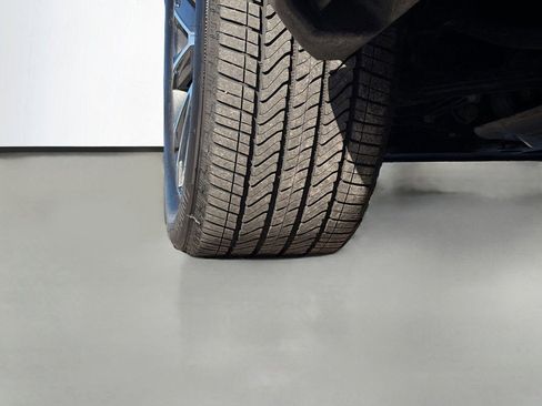 Used 2025 Chevrolet Suburban High Country image 44