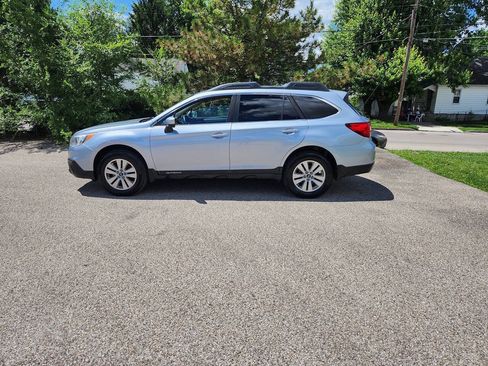 Used 2017 Subaru Outback 2.5i Premium w/ Popular Package #1 AWD/4WD image 5