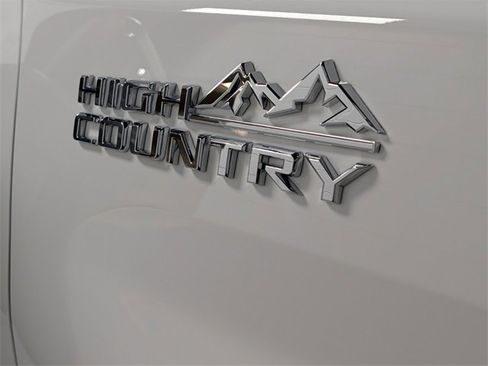 Used 2023 Chevrolet Silverado 2500 High Country w/ Z71 Off-Road Package image 4