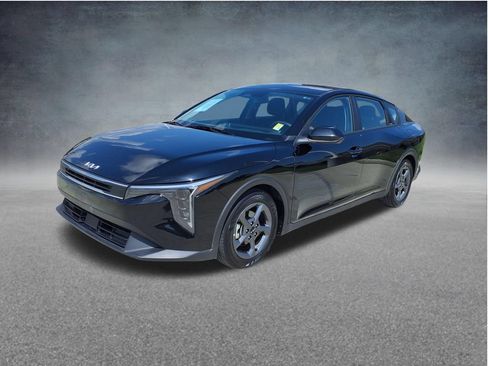 Used 2025 Kia K4 FWD image 3