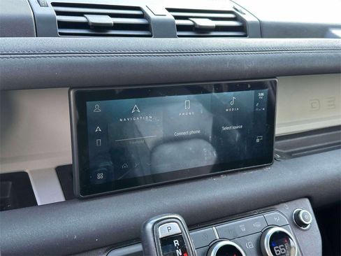 Used 2023 Land Rover Defender 110 X-Dynamic SE image 30