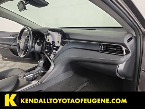 Used 2022 Toyota Camry SE FWD image 27