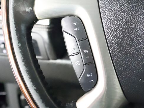 Used 2012 Cadillac Escalade Platinum AWD/4WD image 35