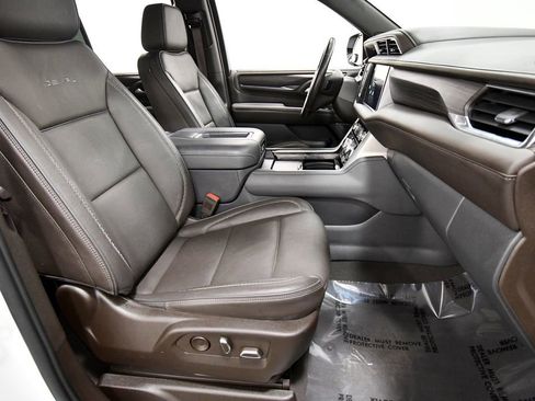 Used 2022 GMC Yukon Denali AWD/4WD image 18