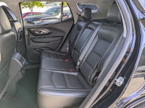 Used 2023 GMC Terrain SLT w/ Infotainment Package II FWD image 13