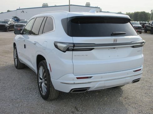 New 2026 Buick Enclave Avenir w/ Super Cruise Package image 8