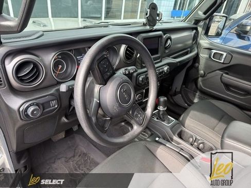 Used 2023 Jeep Wrangler Sport AWD/4WD image 7