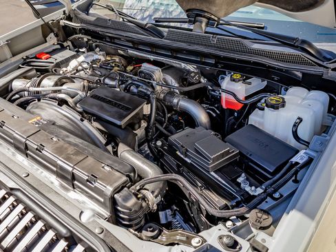 Used 2025 Chevrolet Silverado 2500 Custom w/ Custom Value Package image 39