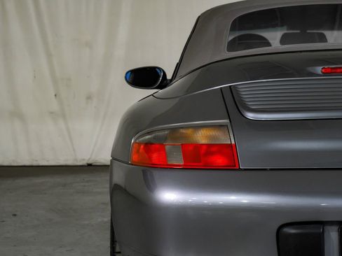 Used 2001 Porsche 911 Carrera RWD image 34
