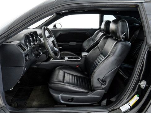 Used 2009 Dodge Challenger R/T RWD image 24