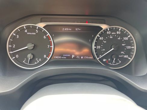 Certified 2025 Nissan Rogue SV FWD image 12