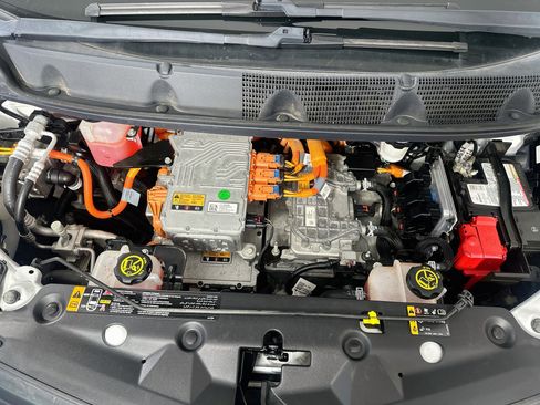 Used 2018 Chevrolet Bolt LT FWD image 30