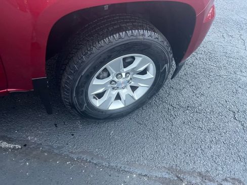 Used 2017 GMC Canyon SLE w/ SLE Convenience Package image 28