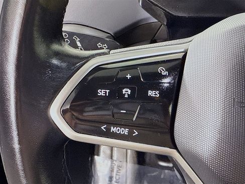 Used 2022 Volkswagen ID.4 Pro image 14