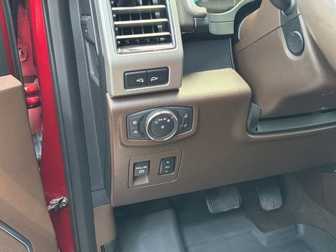 Used 2019 Ford F150 King Ranch w/ Equipment Group 601A Luxury AWD/4WD image 21