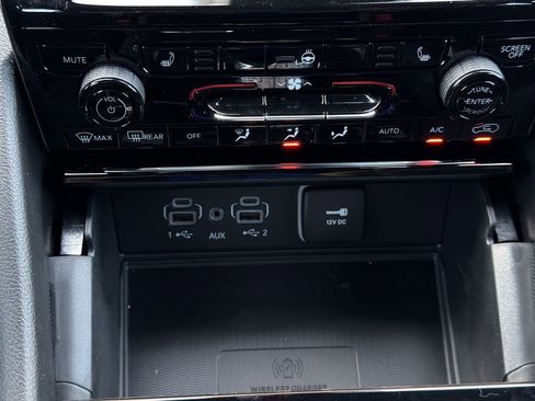 New 2025 Jeep Grand Cherokee Altitude AWD/4WD image 16