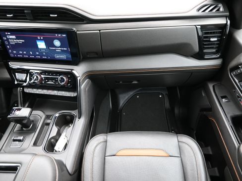 Used 2022 GMC Sierra 1500 AT4 w/ AT4 Preferred Package AWD/4WD image 39