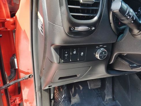 Used 2014 Kia Soul ! w/ Sun & Sound Package FWD image 16