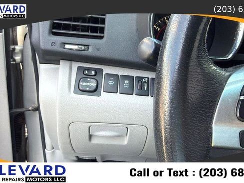 Used 2011 Toyota Highlander Limited w/ Tow Pkg AWD/4WD image 24