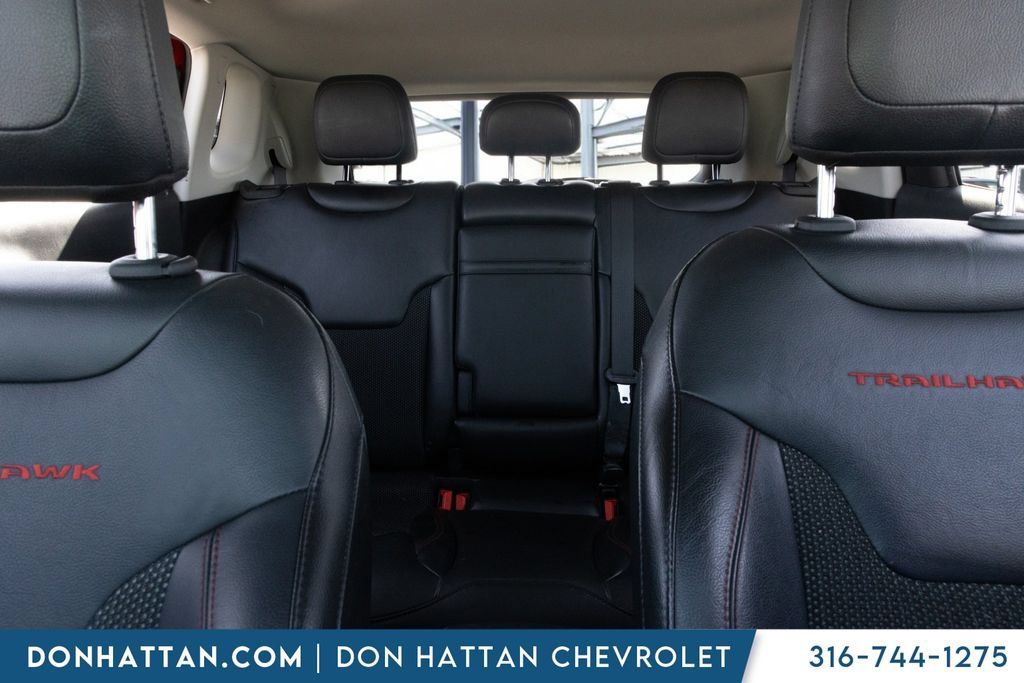 Used 2018 Jeep Compass Trailhawk w/ Cold Weather Group AWD/4WD image 17