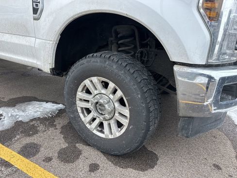 Used 2019 Ford F250 XLT w/ XLT Value Package image 4