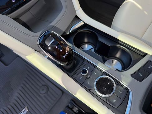 Certified 2020 Cadillac XT6 Premium Luxury image 28