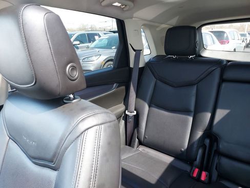 Used 2017 Cadillac XT5 Luxury w/ Driver Awareness Package image 12