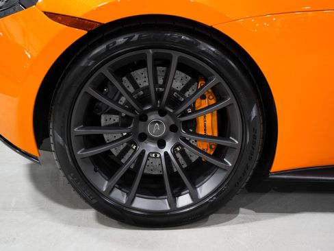Used 2017 McLaren 570S Coupe RWD image 25