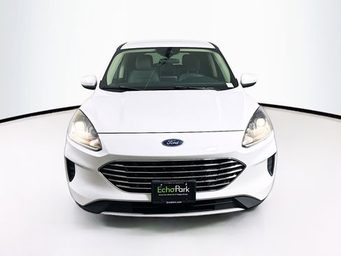 Used 2020 Ford Escape SE FWD image 2