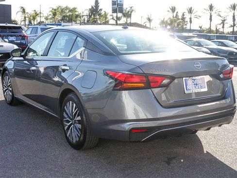 Used 2024 Nissan Altima 2.5 SV image 7
