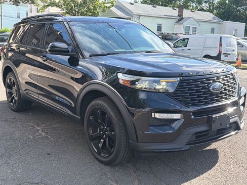 Used 2023 Ford Explorer ST-Line w/ Class IV Trailer Tow Package AWD/4WD image 2