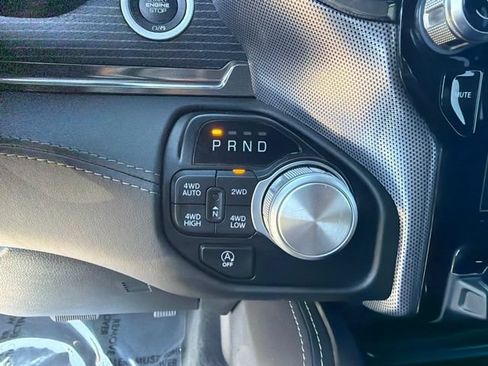 Used 2020 RAM 1500 Limited w/ Black Appearance Package AWD/4WD image 27