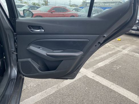 Used 2021 Nissan Altima 2.5 SR FWD image 21