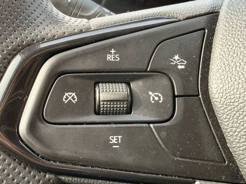 Used 2025 Chevrolet Trax LT image 19