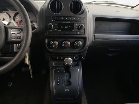Used 2017 Jeep Patriot Sport w/ Power Value Group AWD/4WD image 3