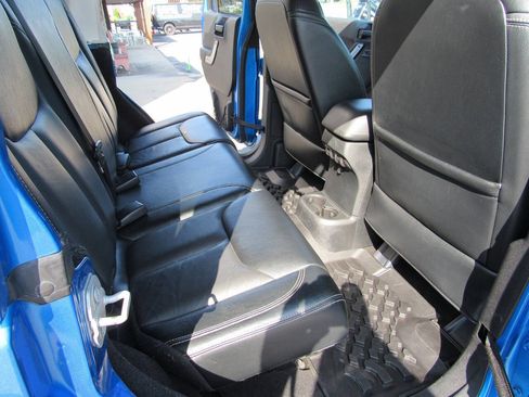Used 2016 Jeep Wrangler Unlimited Sahara w/ Connectivity Group AWD/4WD image 38