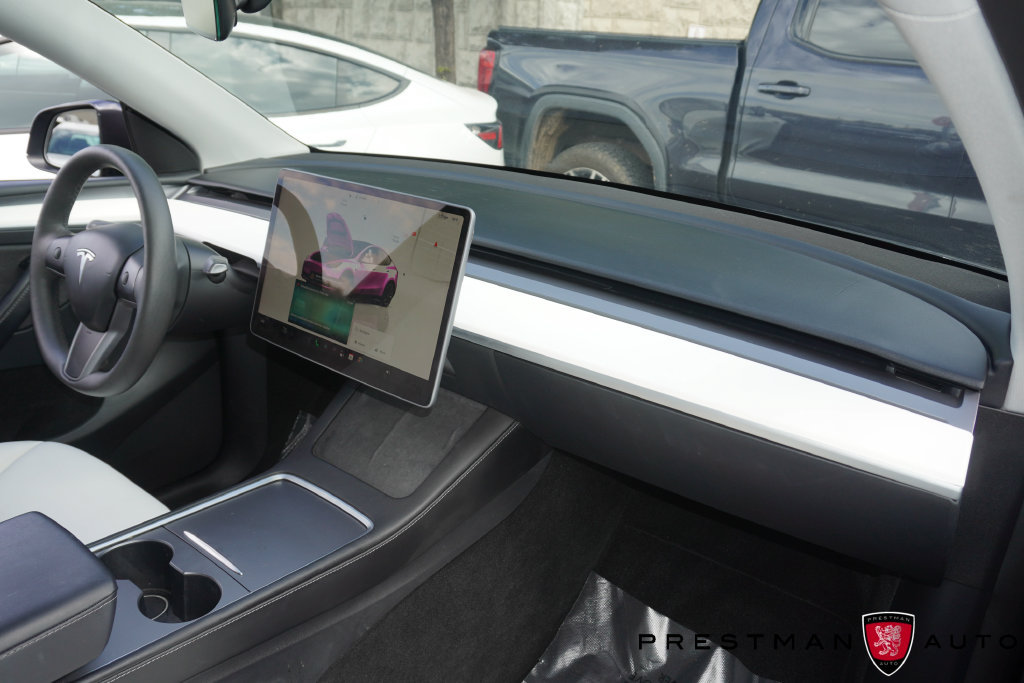 Used 2024 Tesla Model Y Long Range AWD/4WD image 29
