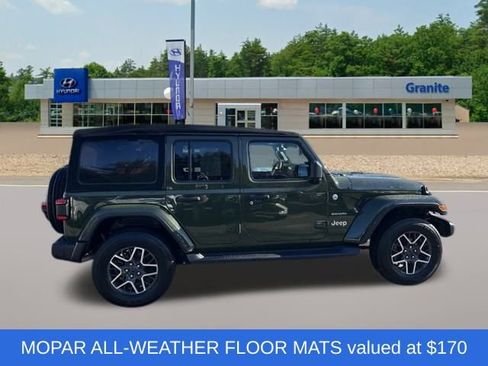 Used 2024 Jeep Wrangler Sahara image 6