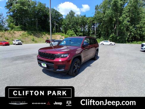 Used 2023 Jeep Grand Cherokee L Laredo AWD/4WD image 1