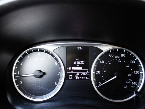 Used 2019 Nissan Kicks S image 15