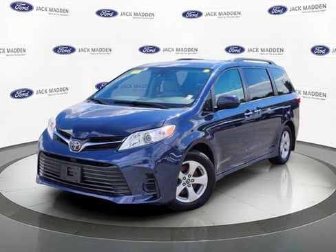 Used 2020 Toyota Sienna LE w/ LE Preferred Package FWD image 1