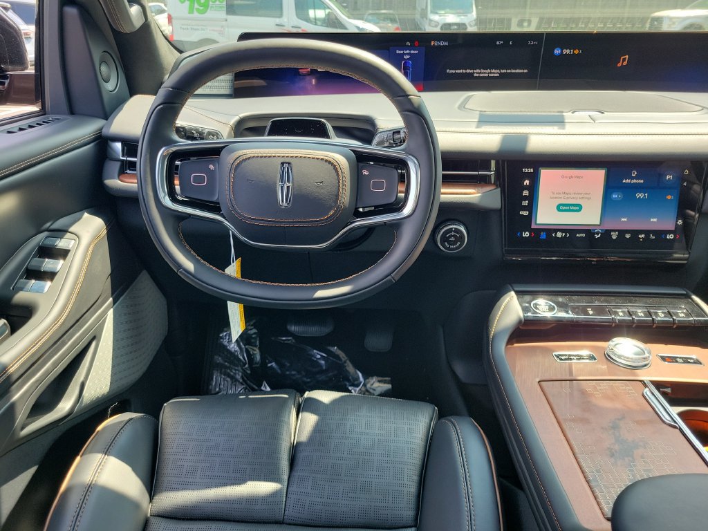 New 2027 Lincoln Navigator Black Label AWD/4WD image 12