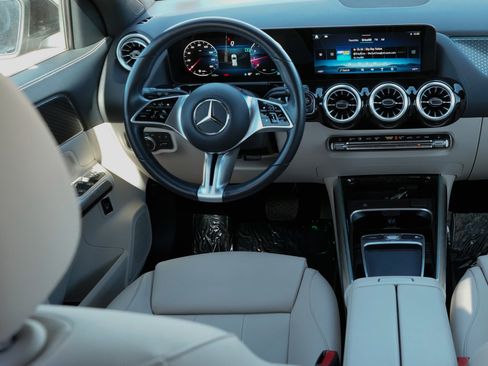 Used 2025 Mercedes-Benz GLA 250 image 34