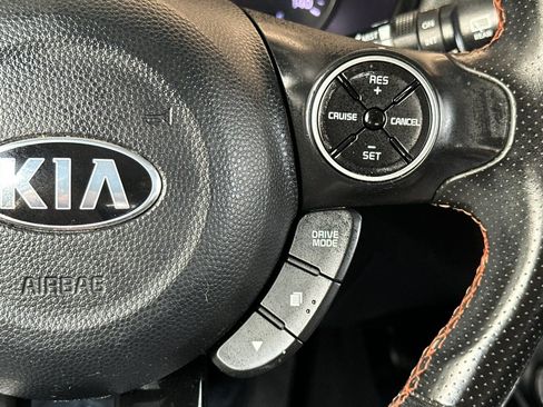 Used 2017 Kia Soul ! FWD image 27