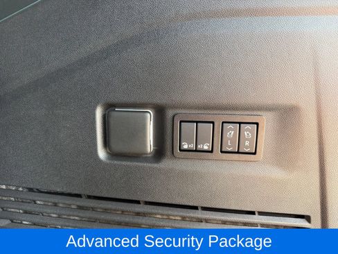 Used 2025 Chevrolet Suburban Premier AWD/4WD image 35
