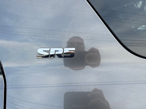 Used 2013 Toyota 4Runner SR5 image 10