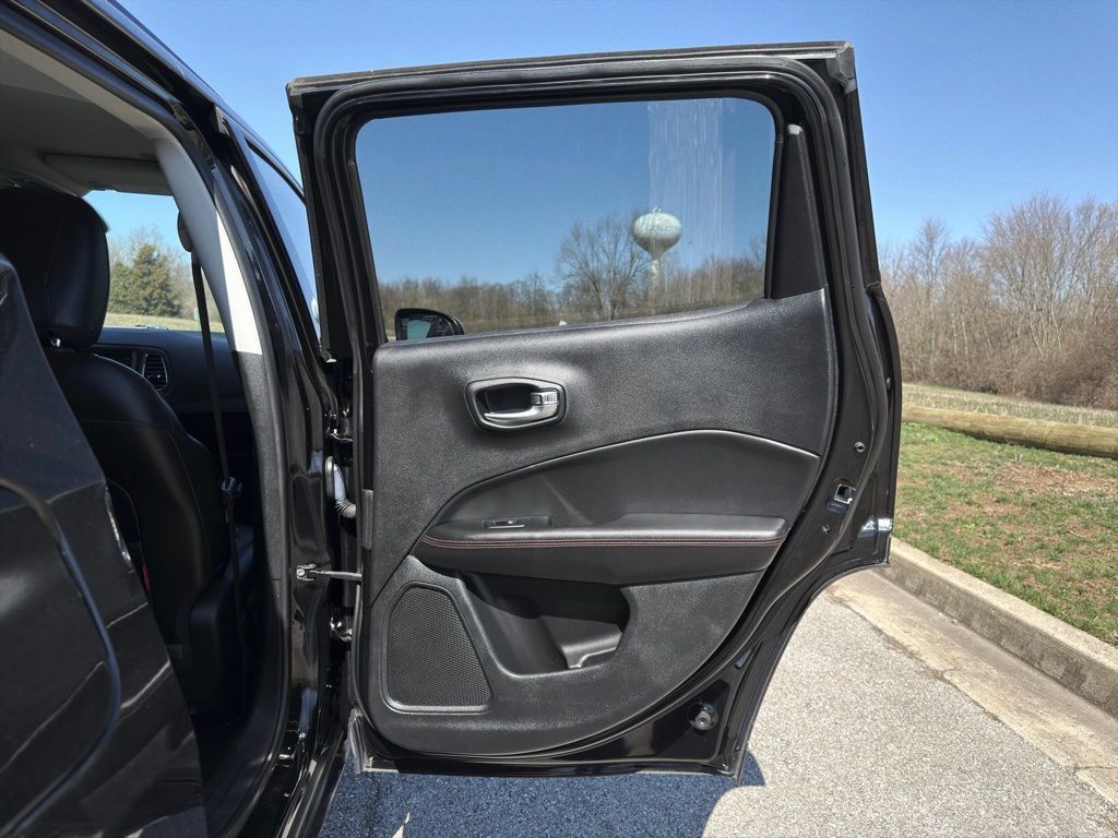 Used 2019 Jeep Compass Trailhawk AWD/4WD image 26