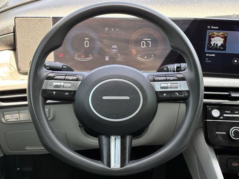 Used 2025 Hyundai Tucson SE FWD image 12