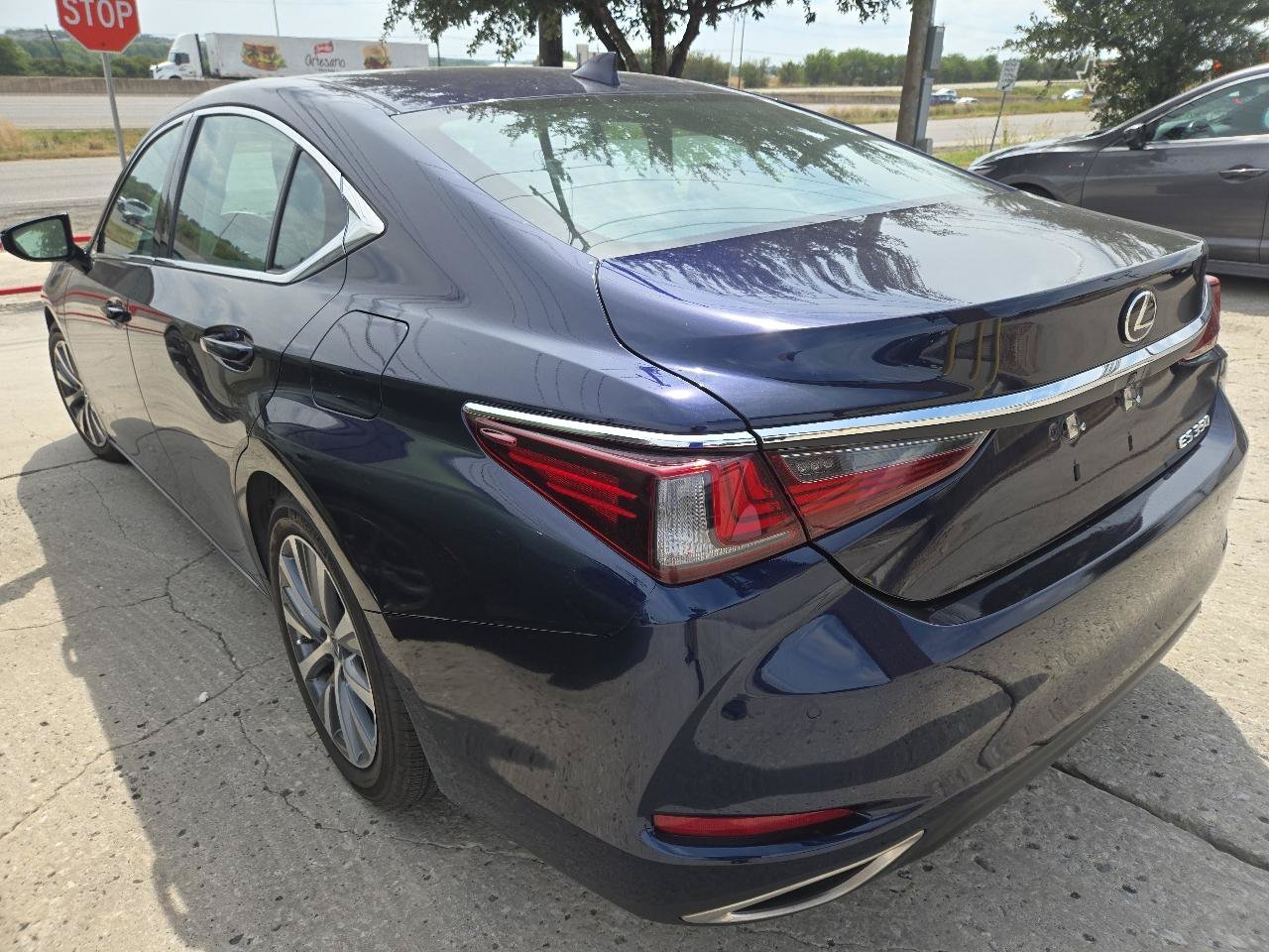 Used 2020 Lexus ES 350 w/ Premium Package FWD image 12
